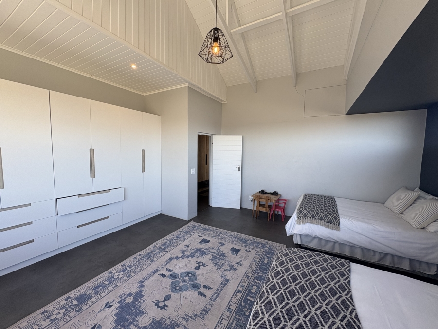 5 Bedroom Property for Sale in Pearl Bay Western Cape